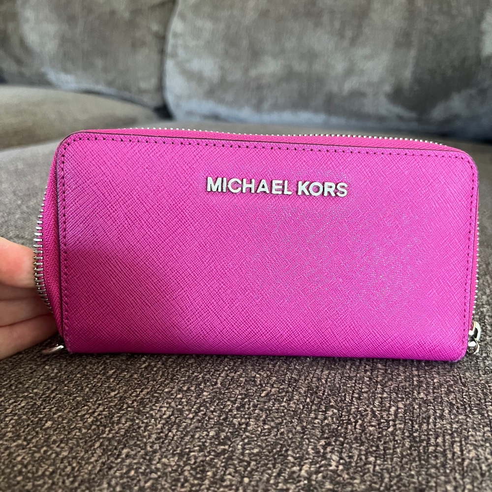 Michael Kors JetSet file wallet